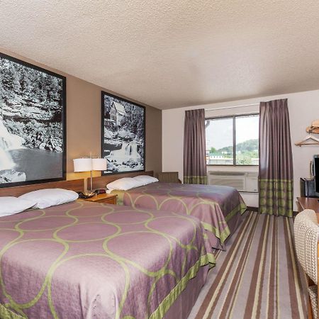 Super 8 By Wyndham Dunbar/Charleston Area Hotel Kültér fotó